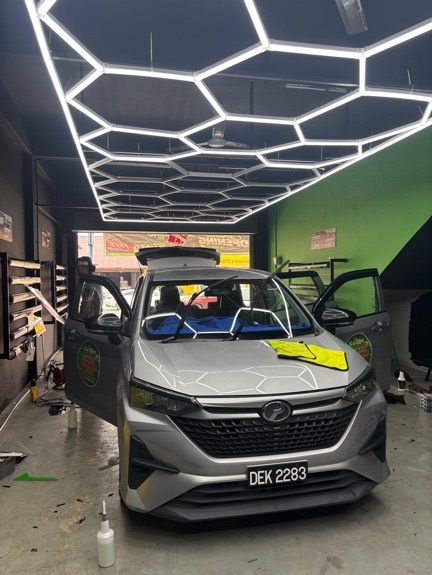 Kereta sebelum dipasang tinted